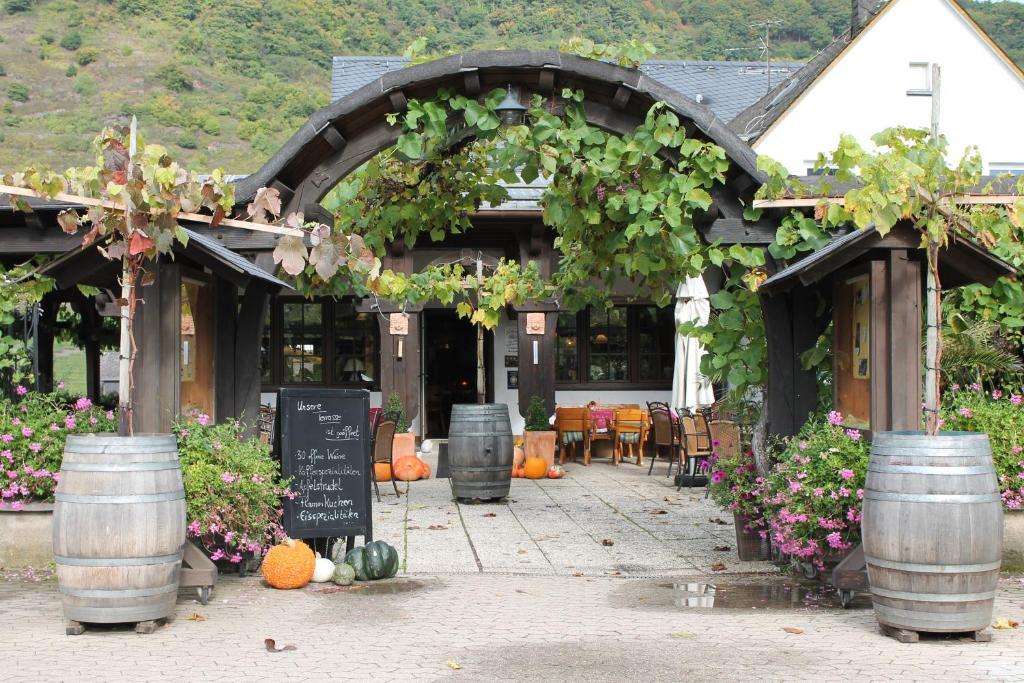 Weinhotel Sonnenschein Ernst Exterior foto